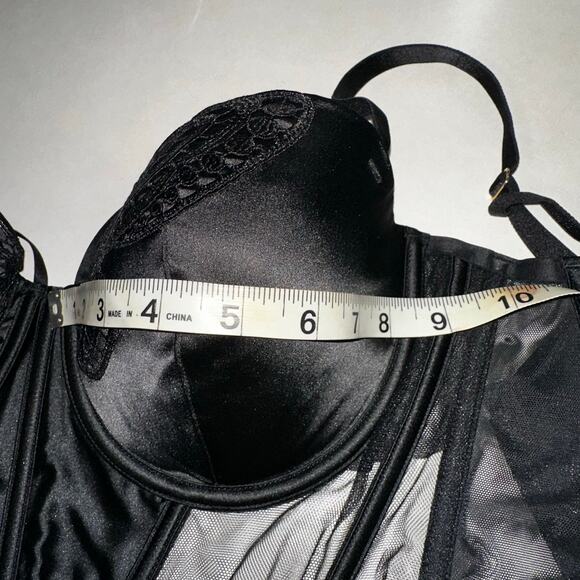 Victoria's Secret corset top - Picture 5 of 6
